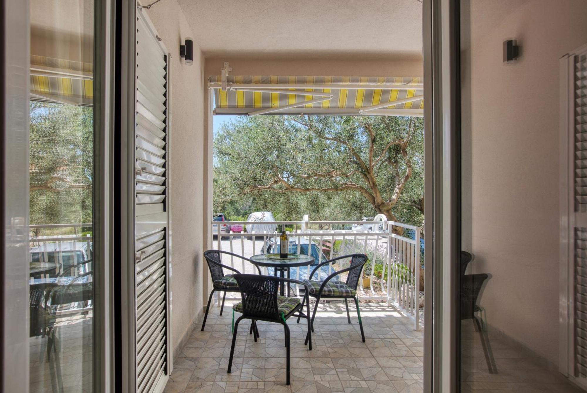 Apartments By The Sea Zaboric, Sibenik - 469 Exterior foto